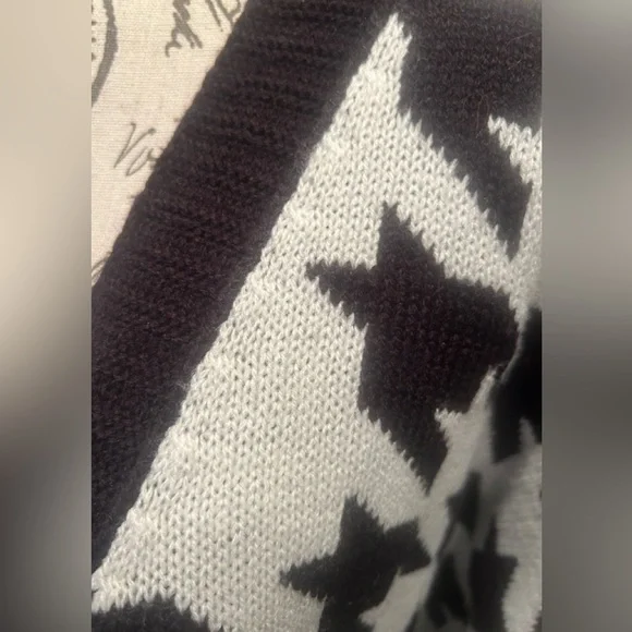 Black and White Sweater - Picture 2 of 3